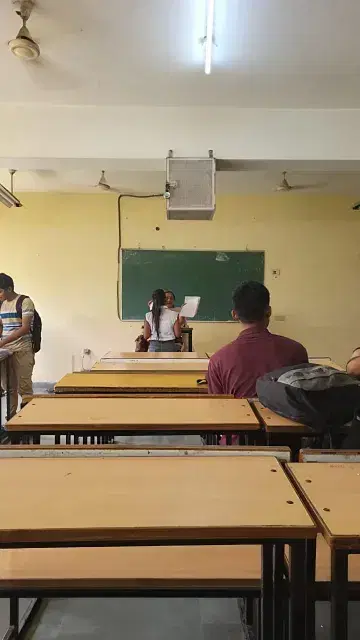 Dyal Singh College Academic Building photo 6